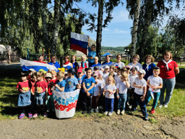 В «Аленушке», прошло мероприятие , посвященное Дню Флага В «Аленушке», прошло мероприятие , посвященное Дню Флага.
