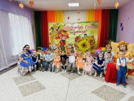 Сегодня в группах "Ручеёк" и "Жемчужинка" прошёл осенний праздник. Сегодня в группах "Ручеёк" и "Жемчужинка" прошёл осенний праздник.