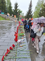 "Возложение в честь героев" – акция Вспомним всех по именно "Возложение в честь героев" – акция Вспомним всех по именно.