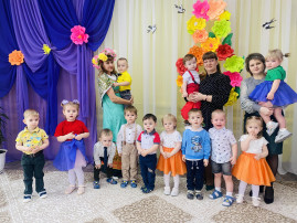 В младшей группе прошёл утренник посвящённый 8 марта В младшей группе прошёл утренник посвящённый 8 марта.